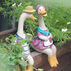 Glreeland 2pcs Ducks Garden Statues Decor, Resin Male & Duck Ornaments,animal Sculptures,cute Figurines For Outdoor Lawn,patio,yard Art,winter Garden Decoratio