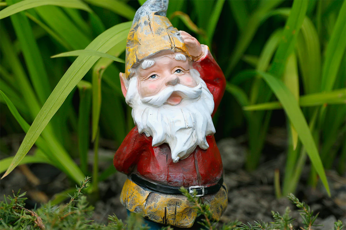 Edessä -Piha myymälä garden gnomes